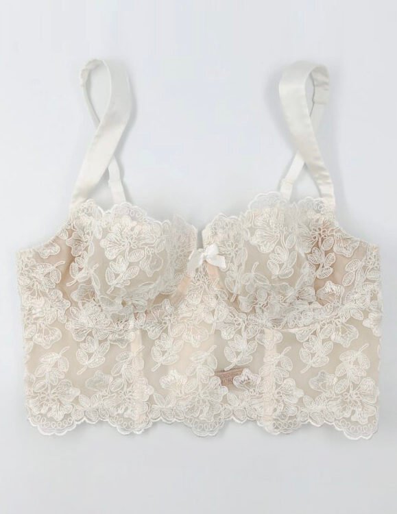White lace bra in french calais lace nude lining