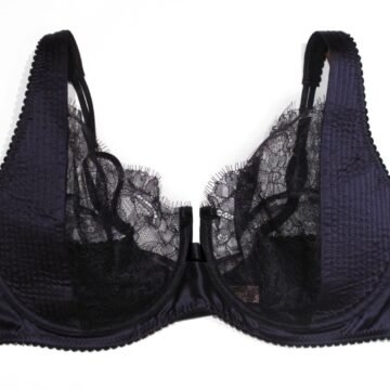 Sheer plus size bra with renfort silk and black lace
