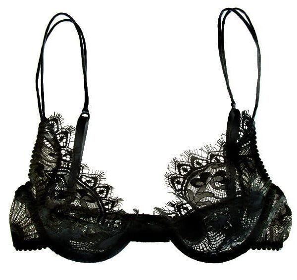 Black lace bra in chantilly lace plunge shape