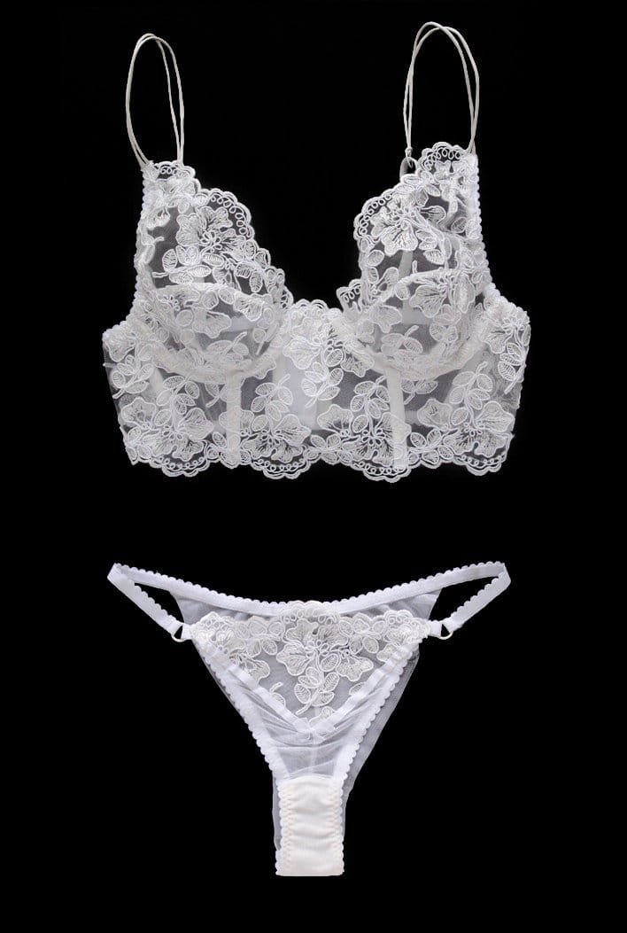 white lace detailed bras and panty set