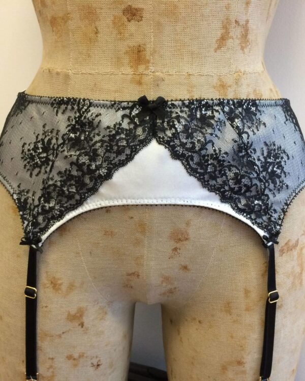Garterbelt high waist with 6 suspenders