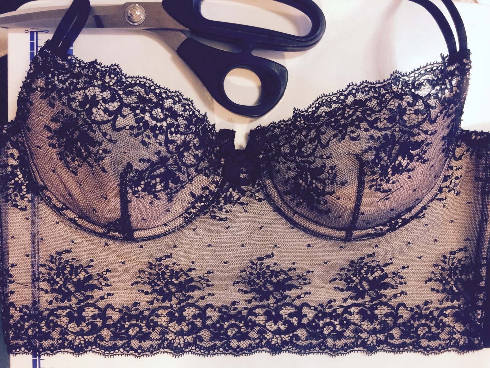 Plunge lace bra making of in Paris