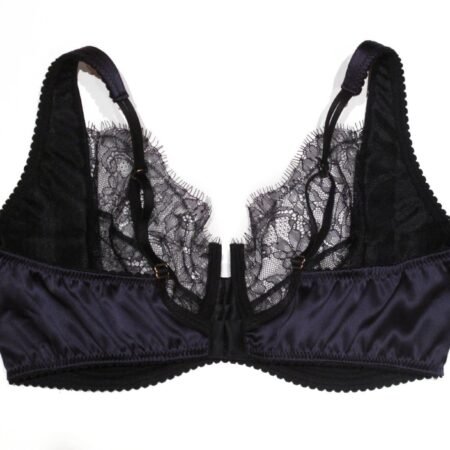 plus size bra in silk and lace back