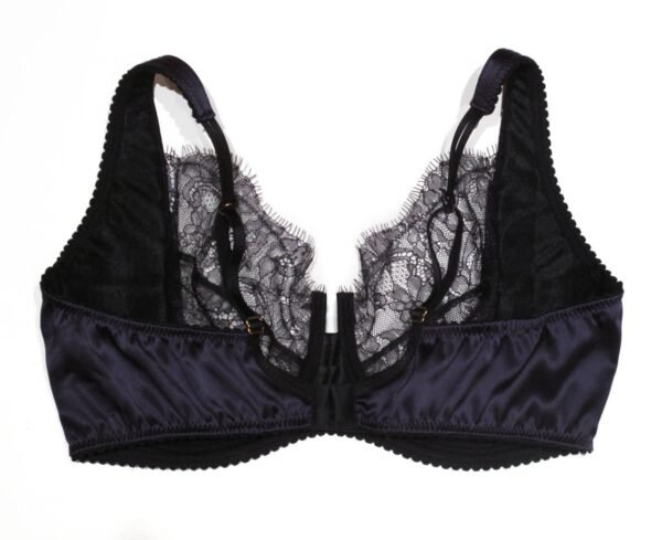 plus size bra in silk and lace back