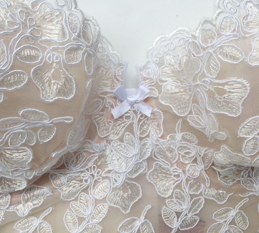 White lace bra in french calais lace nude lining - Marianna Giordana Paris