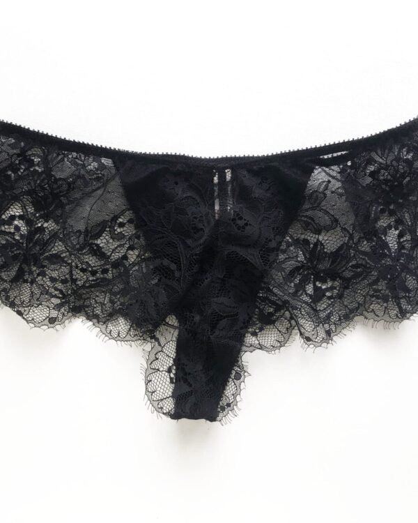 Black short in silk and lace back