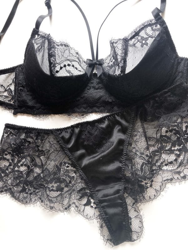 Black lingerie set in lace and silk