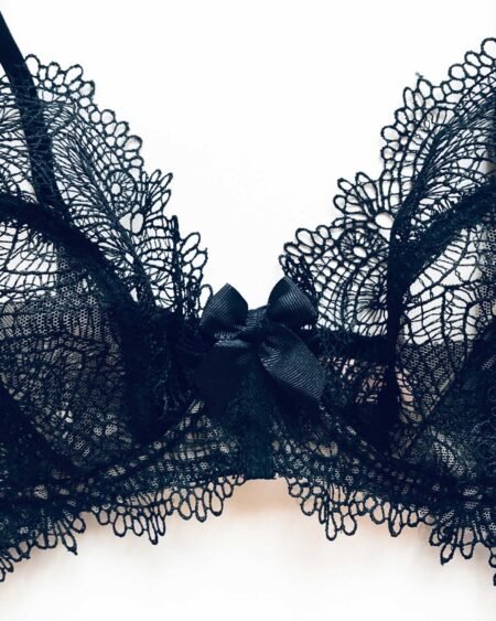 Plus size lace bra bow