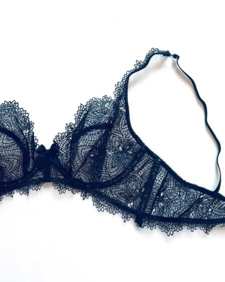 Plus size lace bra back closure