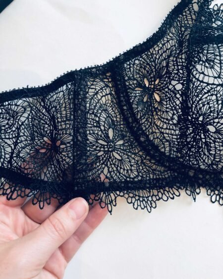 Plus size lace bra side support