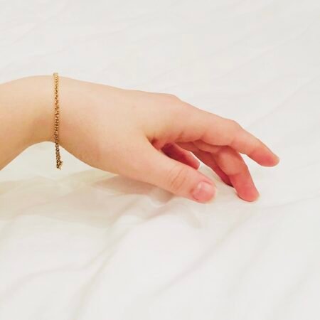 Thin gold bracelet for woman
