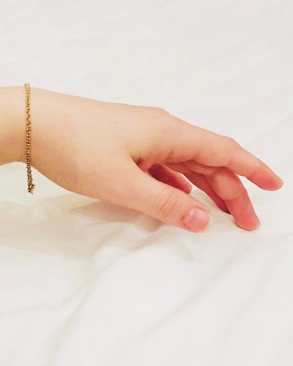 Thin gold bracelet for woman