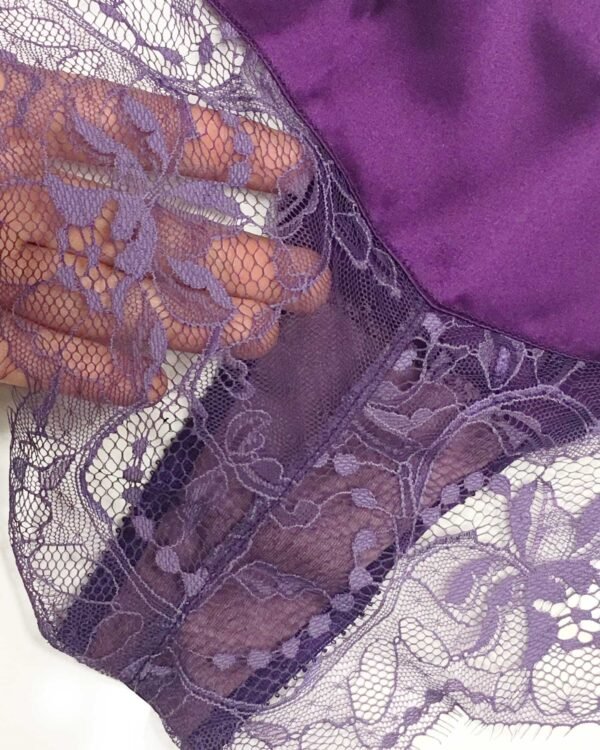 Lace silk knickers detail