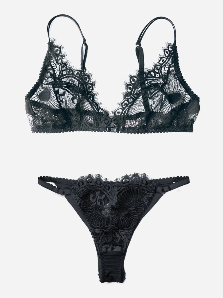 Black lace lingerie, with bra without underwire and Bikini pants - Marianna  Giordana Paris