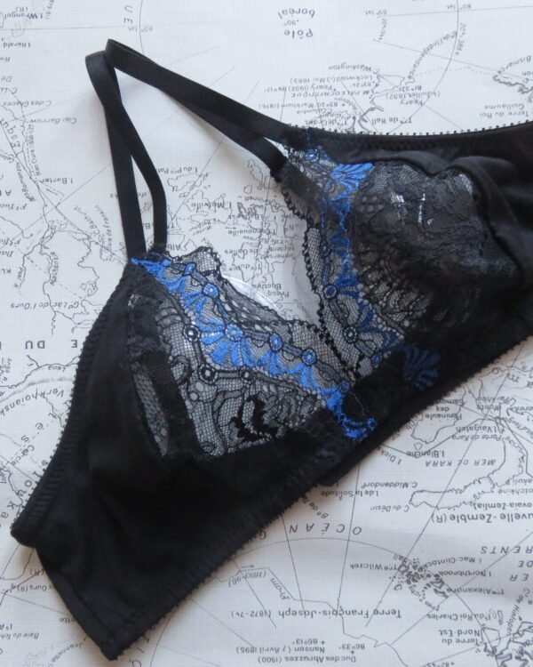 Black bralette - black lace - black and blu lace - soft bralette - soft cup bra - bralette set - sheer bra - wireless bra - comfortable bra