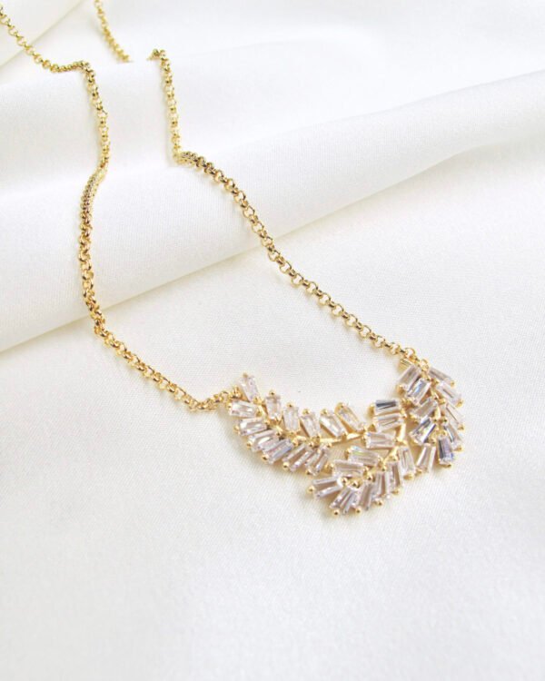 Gold necklace with zircon- Necklace in Zircon crystal on gold chain