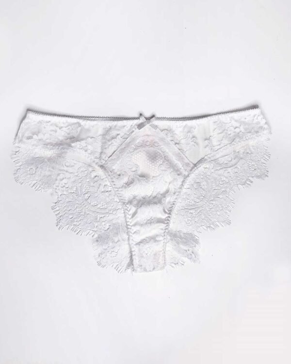 Bridal panties in white lace and silk